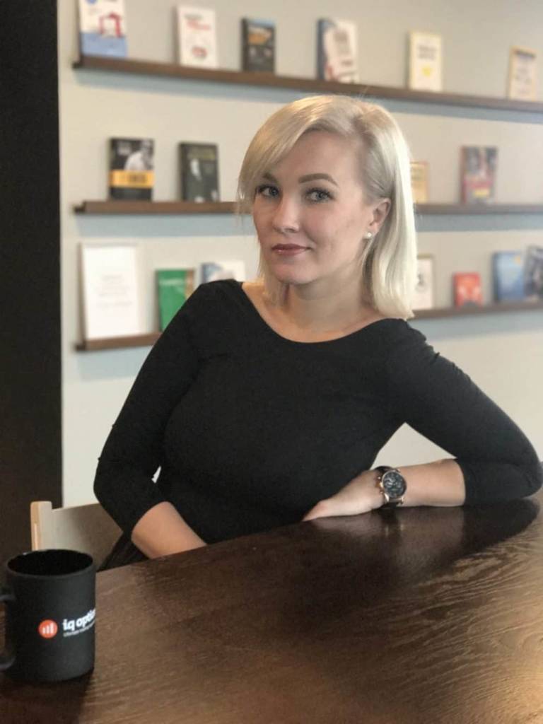 Alena - consulente IQ OPTION